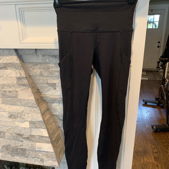 Rare Lululemon special edition mesh pants NWOT - Picture 4 of 12